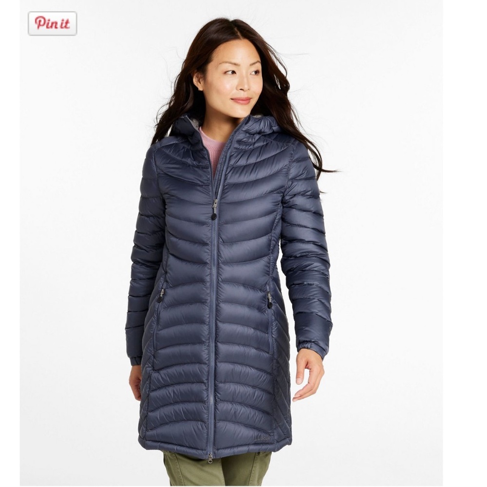 L.L. Bean women's Ultralight 850 Down Hooded Coat. Small. Gunmetal gray